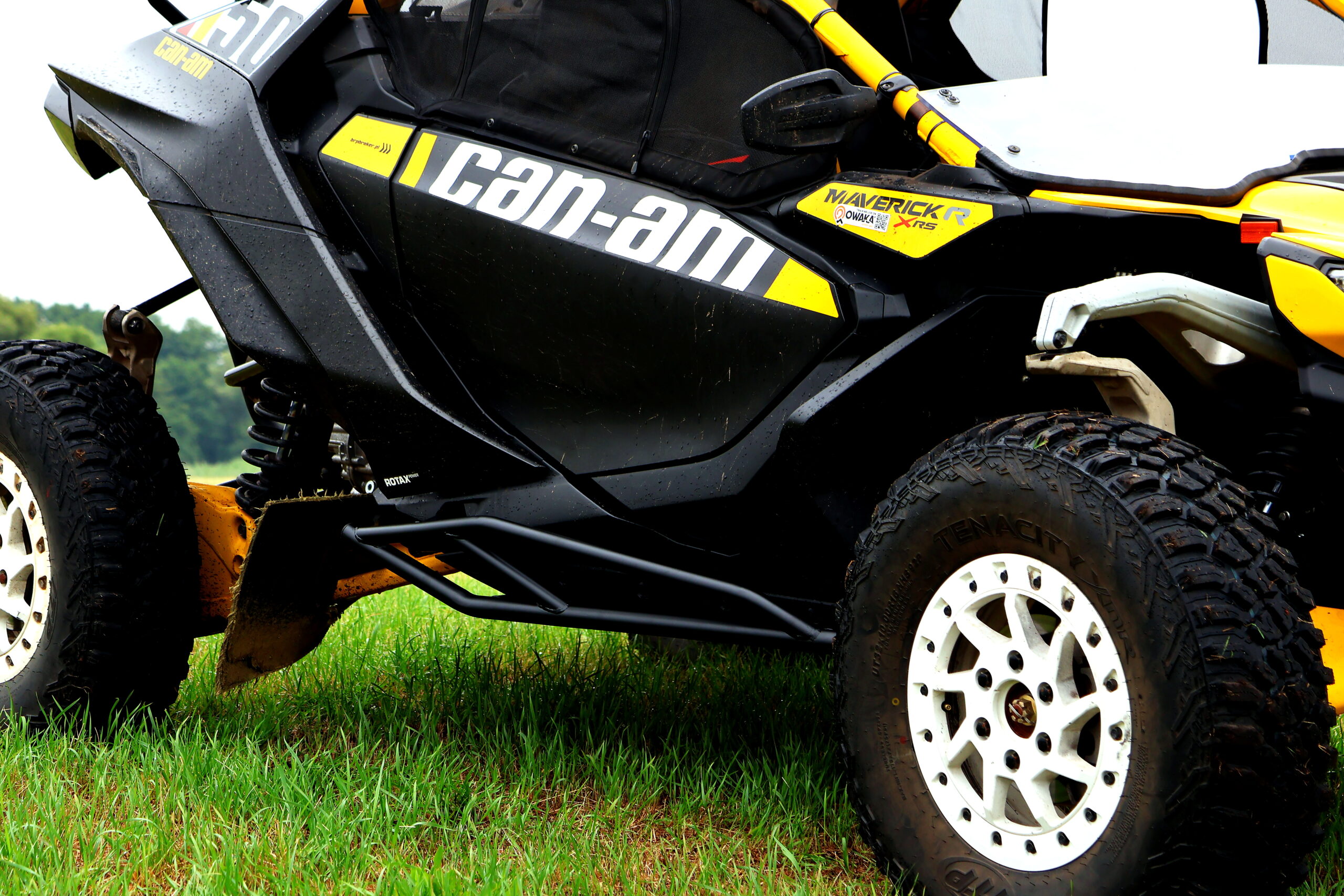 Osłony progów Can-Am Maverick R Rock Sliders - czarne